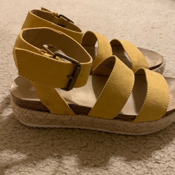 mustard flatforms